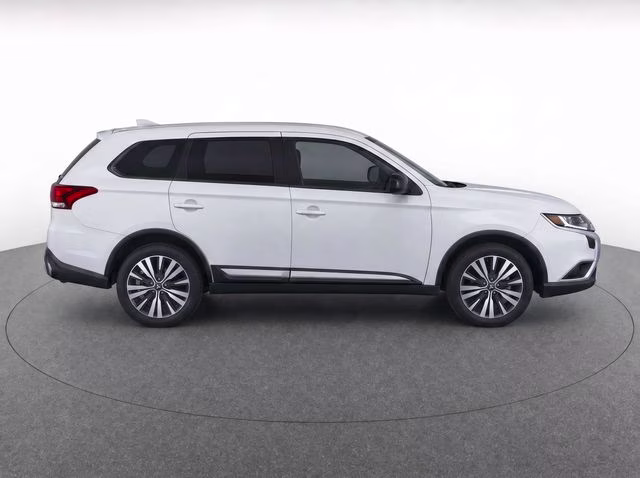 2020 Mitsubishi Outlander ES FWD SUV