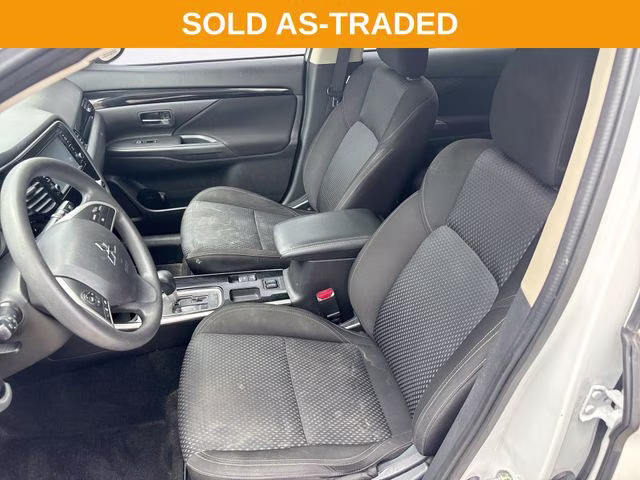 2020 Pearl White Mitsubishi Outlander ES FWD SUV