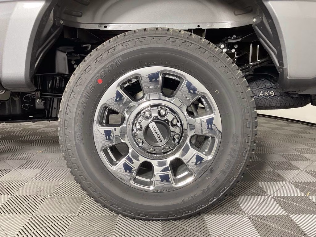 2026 Gray Metallic Ford Super Duty F-250 SRW Lariat 4X4 Truck