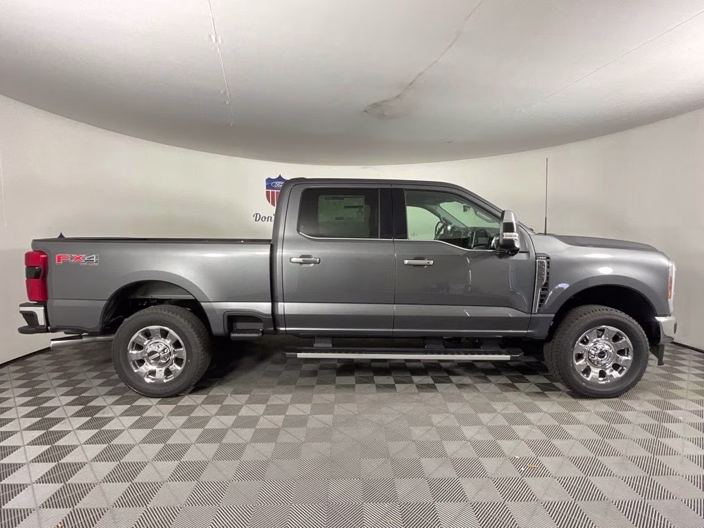 2026 Gray Metallic Ford Super Duty F-250 SRW Lariat 4X4 Truck
