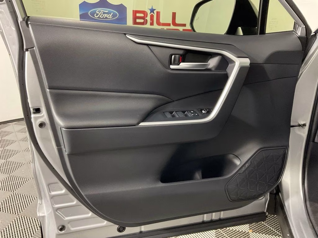 2025 Silver Sky Metallic Toyota RAV4 Hybrid XLE AWD SUV