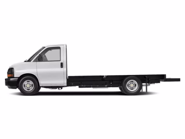 2018 Summit White Chevrolet Express 3500 Work Van Cutaway RWD Truck