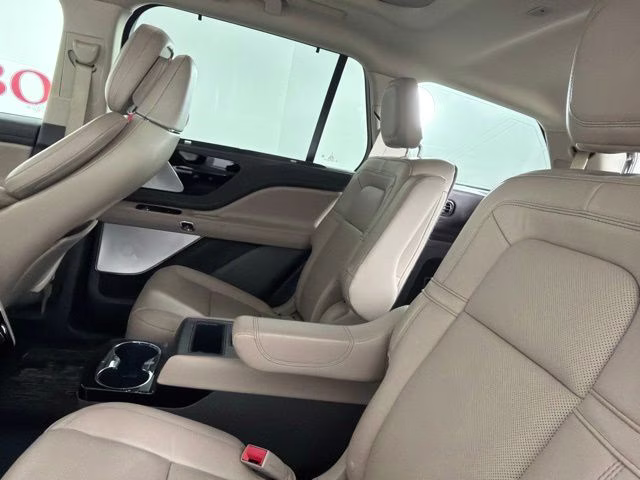 2021 White Lincoln Aviator Reserve AWD SUV