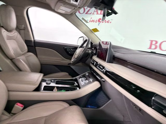 2021 White Lincoln Aviator Reserve AWD SUV