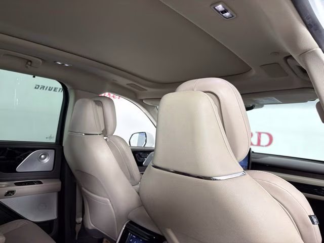 2021 White Lincoln Aviator Reserve AWD SUV