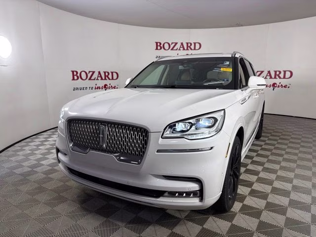 2021 White Lincoln Aviator Reserve AWD SUV