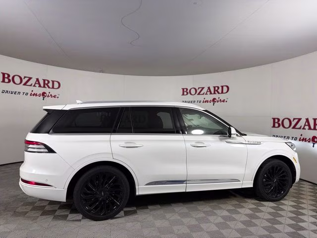 2021 White Lincoln Aviator Reserve AWD SUV