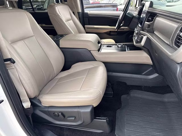 2022 White Metallic Ford Expedition XLT RWD SUV