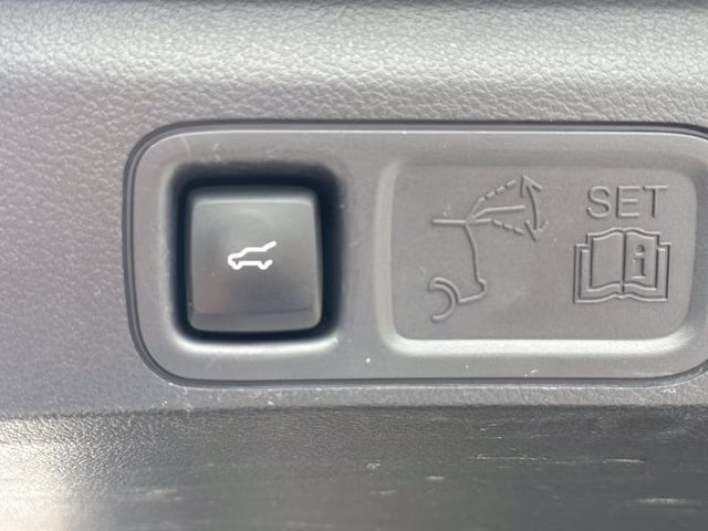 2022 White Metallic Ford Expedition XLT RWD SUV