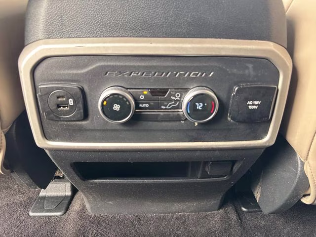 2022 White Metallic Ford Expedition XLT RWD SUV