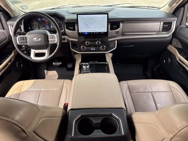 2022 White Metallic Ford Expedition XLT RWD SUV