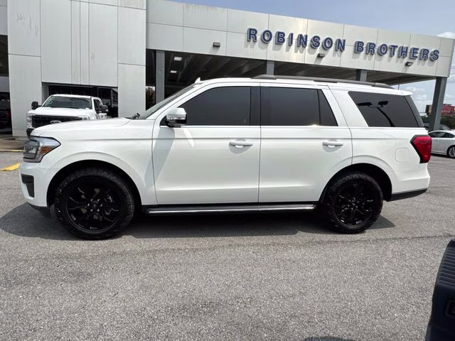 2022 White Metallic Ford Expedition XLT RWD SUV