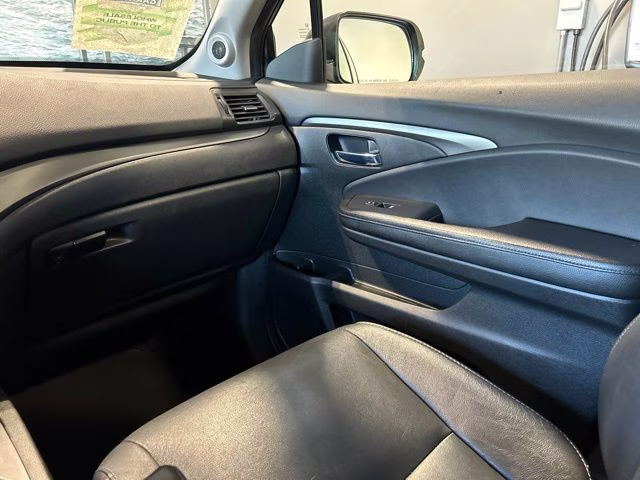 2017 Crystal Black Pearl Honda Pilot EX-L AWD SUV