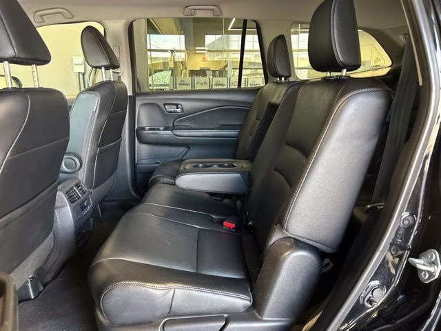 2017 Crystal Black Pearl Honda Pilot EX-L AWD SUV