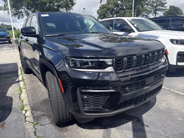 2026 Diamond Black Crystal Pearlcoat Jeep Grand Cherokee 85th Anniversary Edition 4X4 SUV