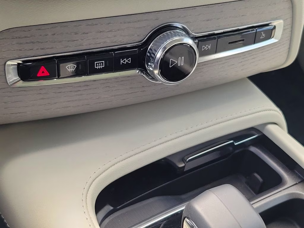 2024 Crystal White Metallic Volvo XC90 Plus AWD SUV