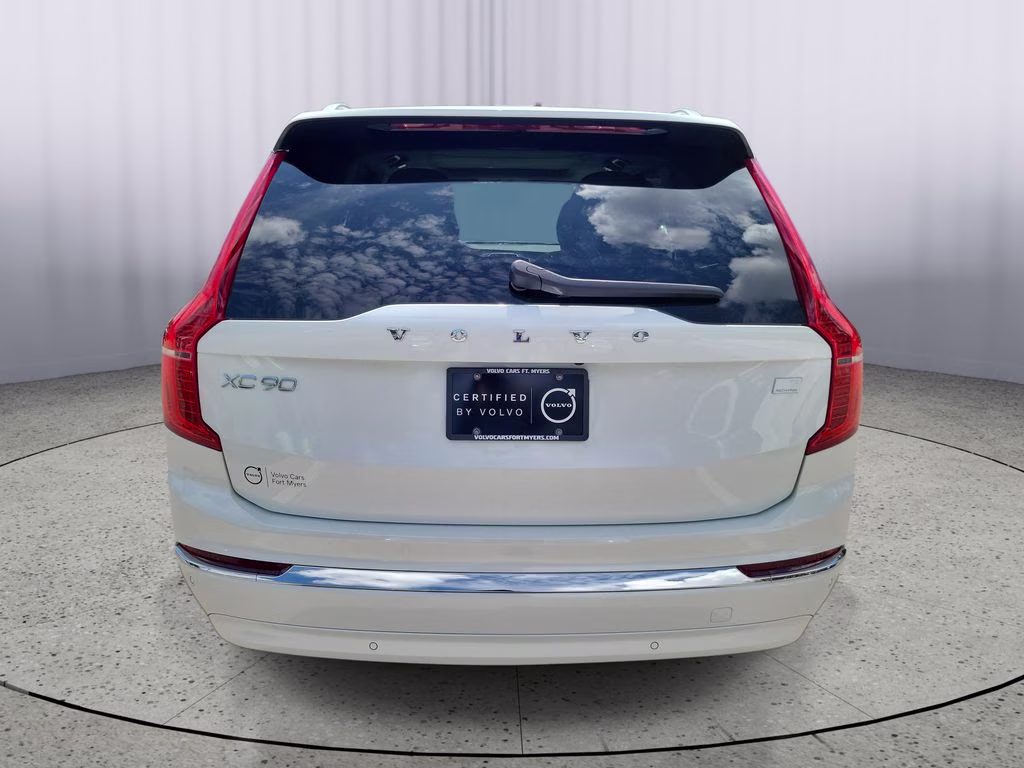 2024 Crystal White Metallic Volvo XC90 Plus AWD SUV