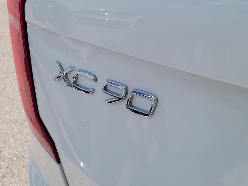 2024 Crystal White Metallic Volvo XC90 Plus AWD SUV