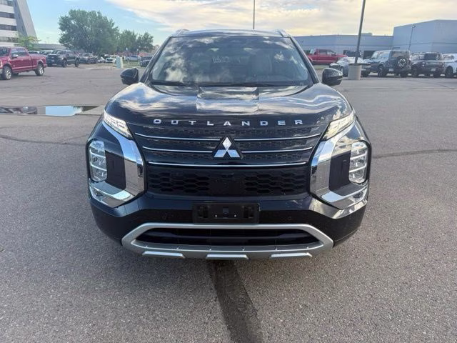 2023 Labrador Black Pearl Mitsubishi Outlander SEL AWD SUV