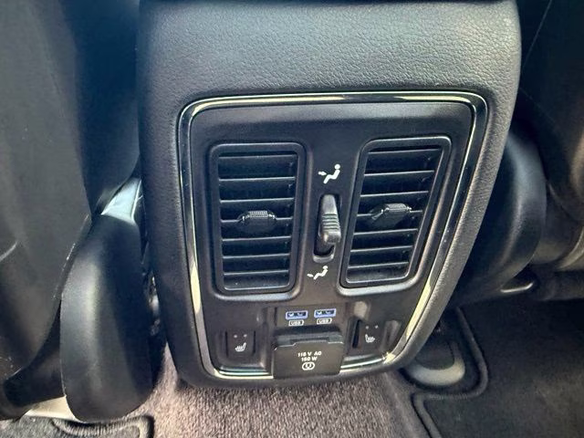 2018 Granite Crystal Metallic Clearcoat Jeep Grand Cherokee Summit 4X4 SUV