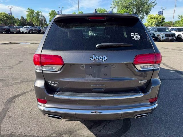 2018 Granite Crystal Metallic Clearcoat Jeep Grand Cherokee Summit 4X4 SUV