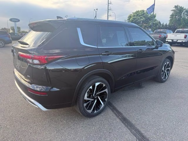 2023 Black Mitsubishi Outlander SEL AWD SUV