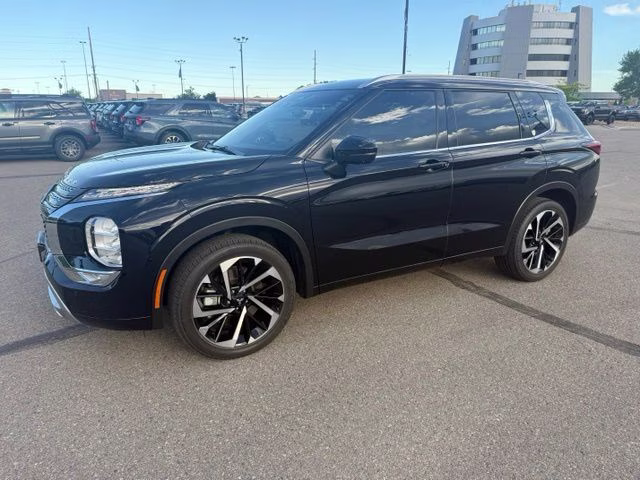 2023 Black Mitsubishi Outlander SEL AWD SUV