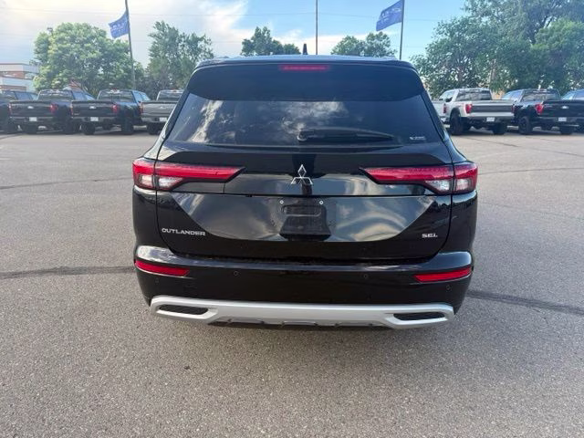 2023 Black Mitsubishi Outlander SEL AWD SUV