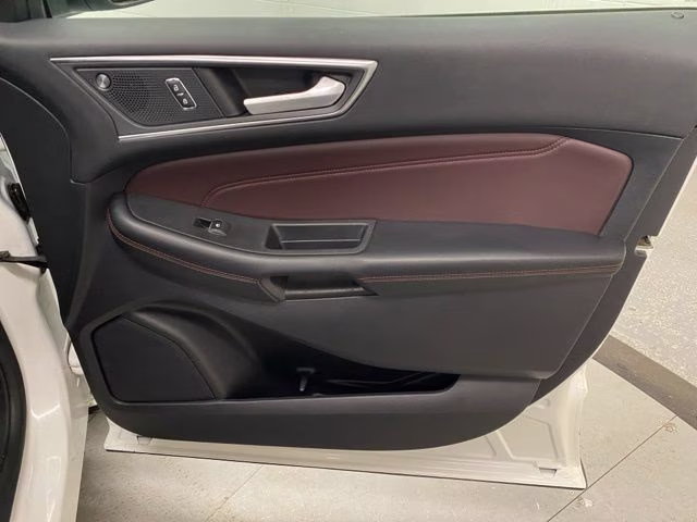 2021 White Metallic Ford Edge Titanium AWD SUV
