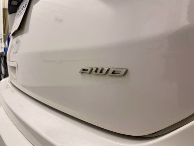 2021 White Metallic Ford Edge Titanium AWD SUV