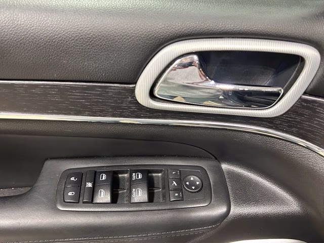 2018 Granite Crystal Metallic Clearcoat Jeep Grand Cherokee Summit 4X4 SUV
