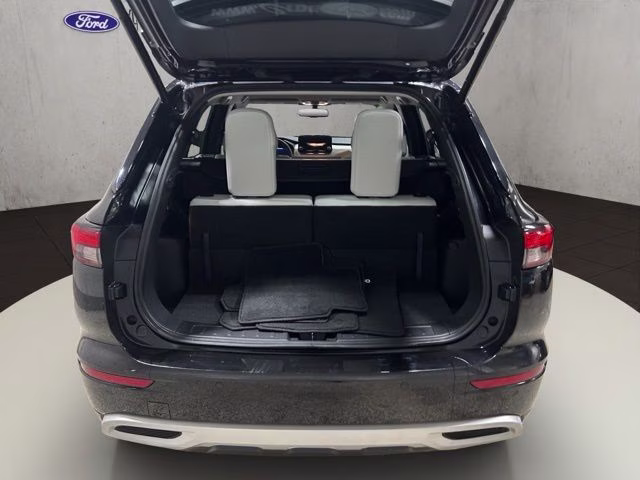 2023 Labrador Black Pearl Mitsubishi Outlander SEL AWD SUV