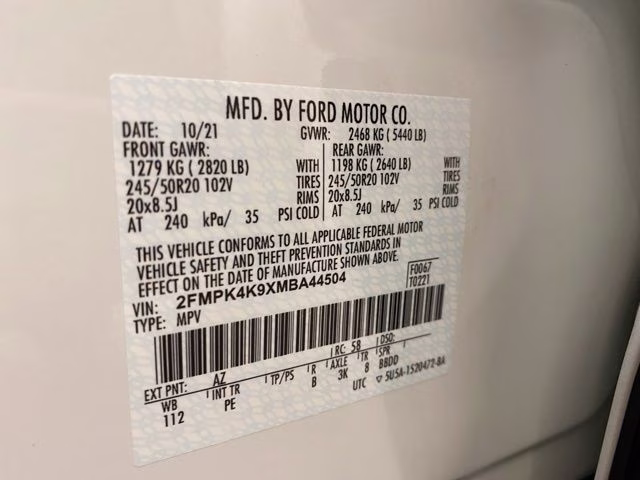 2021 White Metallic Ford Edge Titanium AWD SUV