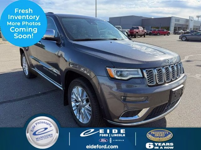 2018 Granite Crystal Metallic Clearcoat Jeep Grand Cherokee Summit 4X4 SUV