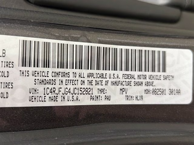 2018 Granite Crystal Metallic Clearcoat Jeep Grand Cherokee Summit 4X4 SUV