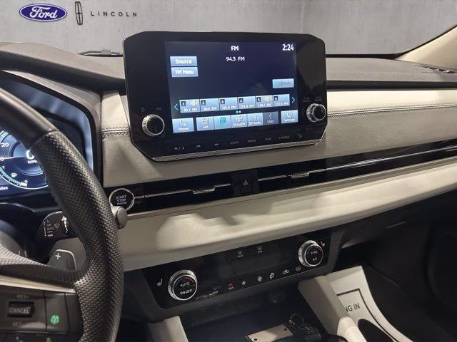 2023 Labrador Black Pearl Mitsubishi Outlander SEL AWD SUV