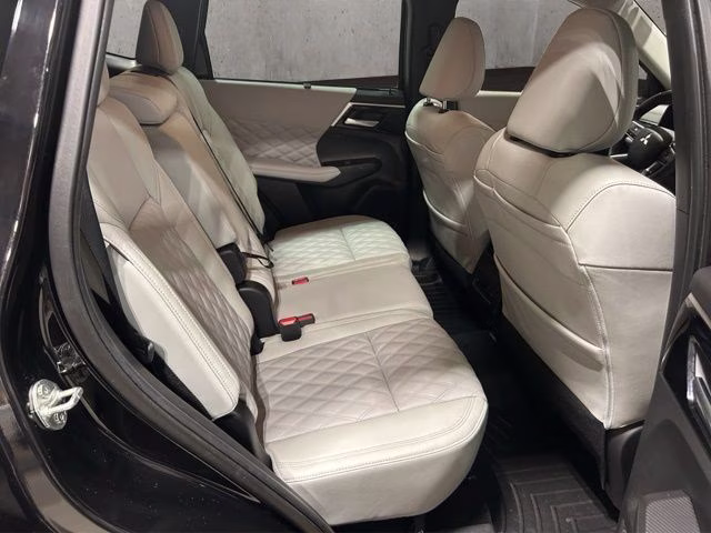 2023 Labrador Black Pearl Mitsubishi Outlander SEL AWD SUV