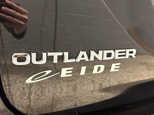 2023 Labrador Black Pearl Mitsubishi Outlander SEL AWD SUV