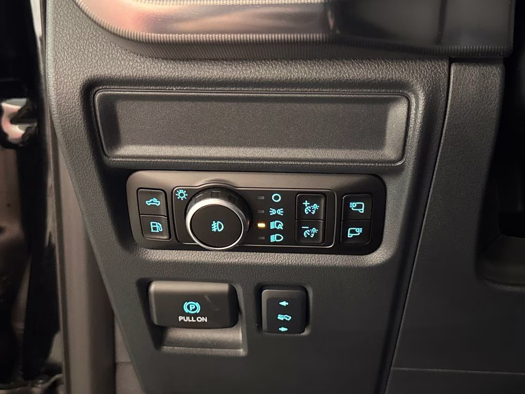 2025 Black Metallic Ford F-150 Lariat 4X4 Truck