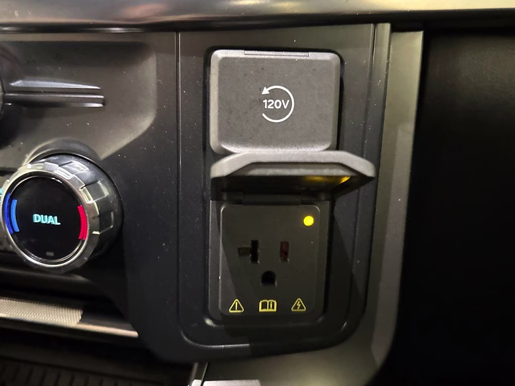 2025 Black Metallic Ford F-150 Lariat 4X4 Truck