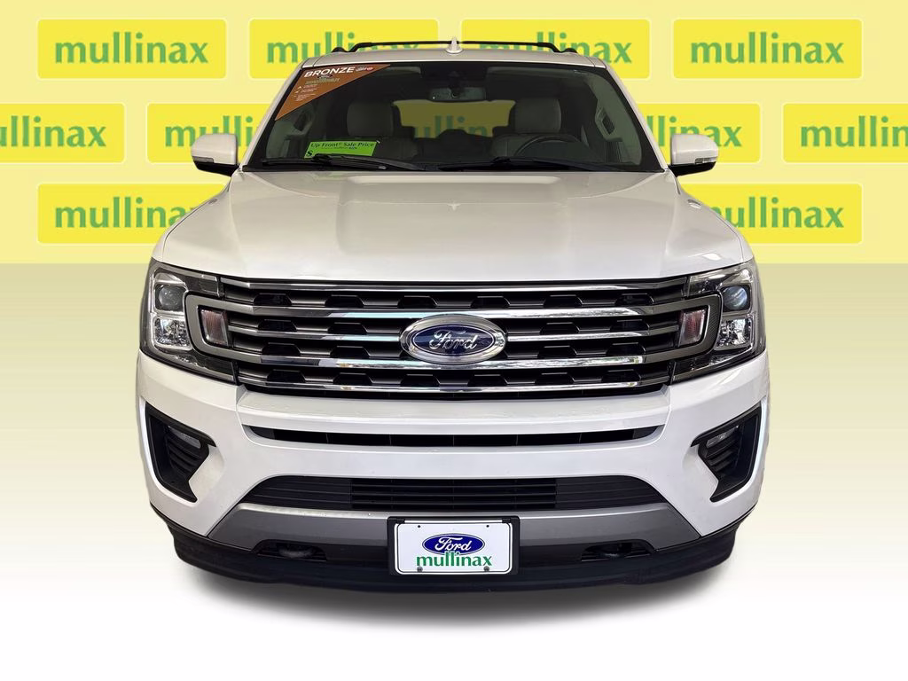 2019 White Platinum Clearcoat Metallic Ford Expedition XLT 4X4 SUV