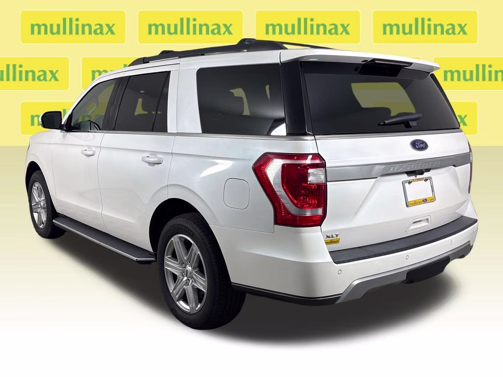 2019 White Platinum Clearcoat Metallic Ford Expedition XLT 4X4 SUV