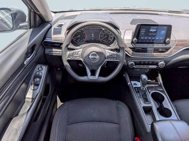 2024 Gun Metallic Nissan Altima 2.5 SV FWD Sedan