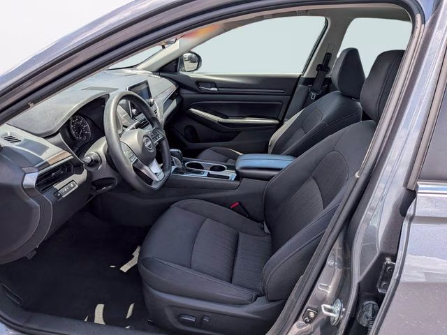 2024 Gun Metallic Nissan Altima 2.5 SV FWD Sedan