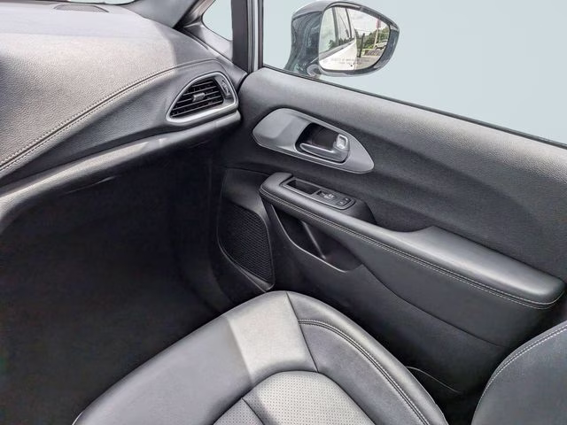 2024 Bright White Clearcoat Chrysler Pacifica Hybrid Select S Appearance FWD Van