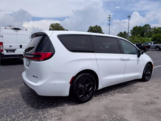 2024 Bright White Clearcoat Chrysler Pacifica Hybrid Select S Appearance FWD Van