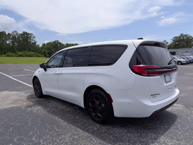 2024 Bright White Clearcoat Chrysler Pacifica Hybrid Select S Appearance FWD Van