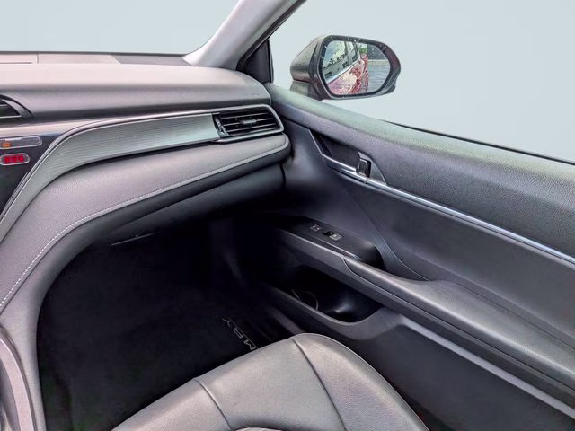 2020 Supersonic Red Toyota Camry SE FWD Sedan
