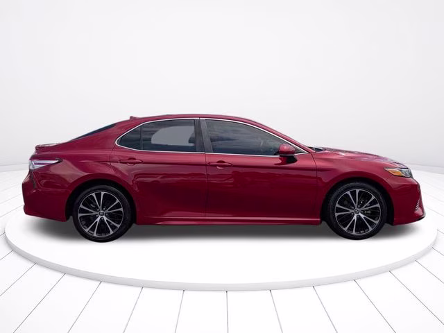 2020 Supersonic Red Toyota Camry SE FWD Sedan