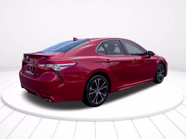 2020 Supersonic Red Toyota Camry SE FWD Sedan